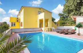 Nice Apartment In Marcana With Wifi